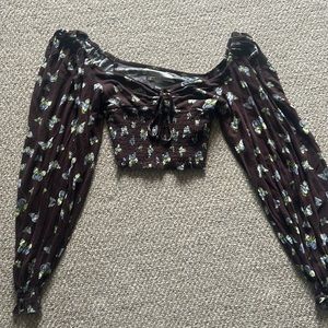 Brown butterfly king-sleeved crop